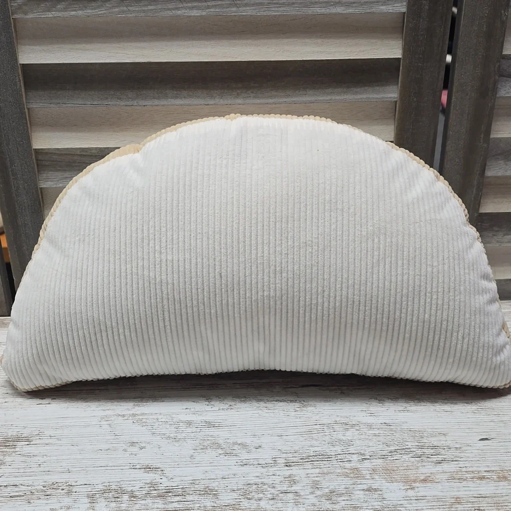 Room Essentials Half‑Moon Toss Pillow – 17